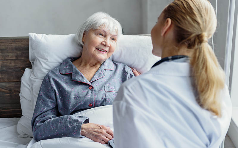 Therapeutic,Taking,Care,Of,Her,Client,In,Hospital,Room